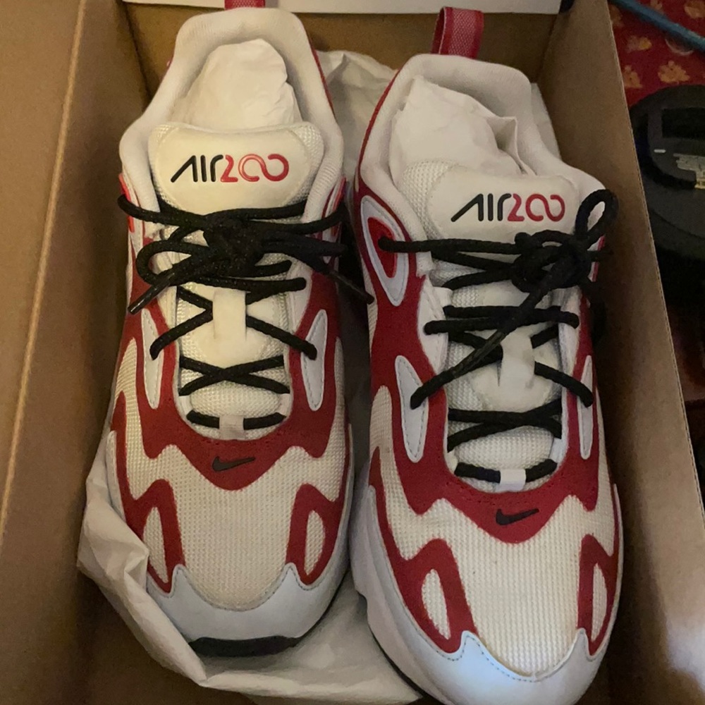 Women’s Nike shoe